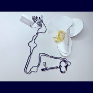 Chico’s Key 🔑 necklace with long chain